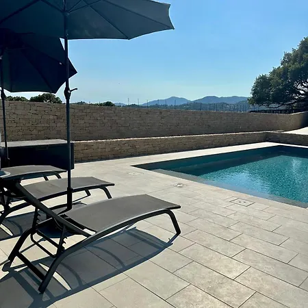 Apartament Avec Terrasse Privee Et Piscine *