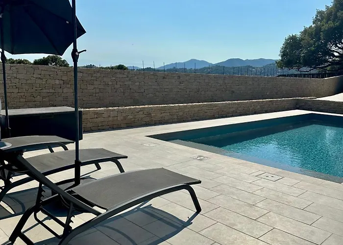 Apartment Avec Terrasse Privee Et Piscine *